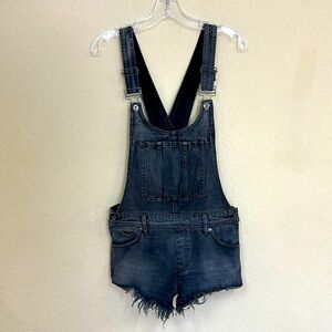 Free People We The Free wams Black Overall shorts romper size 27